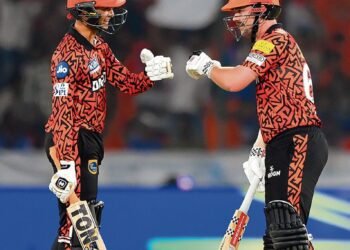 Sunrisers emerge victorious over MI in a display of power-hitting mayhem.