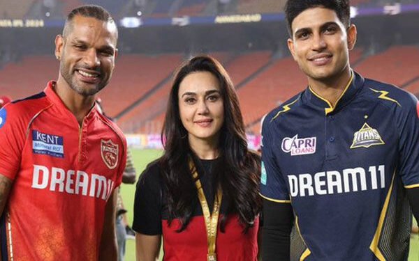 Preity Zinta joyfully takes a photo with Shubman Gill and Shikhar Dhawan.