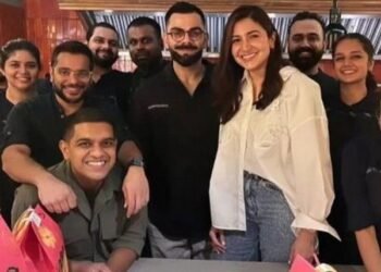 Anushka Sharma and Virat Kohli indulge in a romantic dinner before the T20 World Cup.