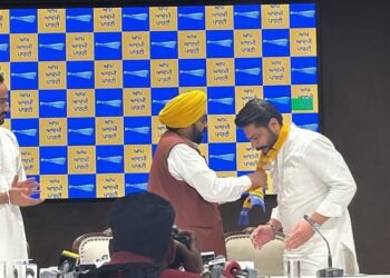Dalvir Goldy has joined the Aam Aadmi Party (AAP) just a day after leaving the Congress party.