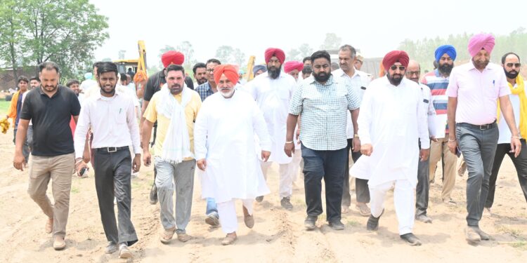 Water Resources Minister Chetan Singh Jouramajra reviews ongoing strengthening work of Ghaggar Bandh at Tiwana, Alamgir and Amlala
