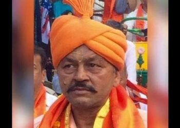 Harish Singla, a self-proclaimed Hindu leader, is in conflict with Sikh extremists.