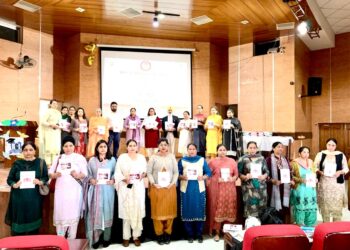 Women Commission Raises Awareness Among Students About the Prevention of Domestic Violence and Physical Abuse Act, 2013