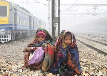 Heavy fog in North India causes delays for 150 flights and 26 trains