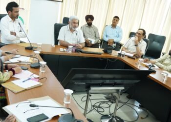 Explore possibility of a pilot project of planting huge saplings of flowery variety on highways: Lal Chand Kataruchak