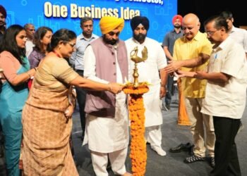 ARVIND KEJRIWAL AND CM MANN INTRODUCE ENTREPRENEURSHIP MINDSET COURSE (EMC) TO MAKE STATE A LAND OF JOB GIVERS INSTEAD OF JOB SEEKERS