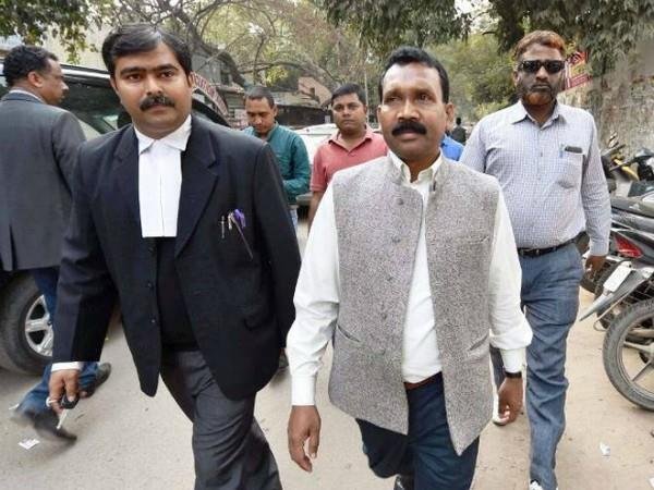 एच.सी.गुप्ता को कोयला घोटाला मामले में भ्रष्टाचार तथा अन्य आरोपों का आज दोषी ठहराया