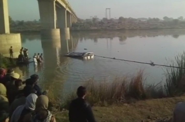 राजस्थान में शनिवार सुबह एक बड़ा बस हादसा