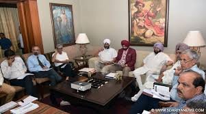 बिजली रैगुलेटरी कमिशन द्वारा तय बिजली दरों को लागू करने से पैदा हुई समस्याओं का गंभीर नोटिस