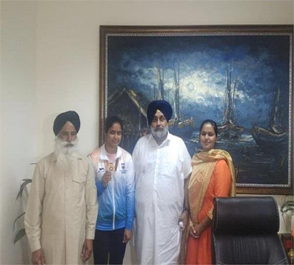 स्वर्ण पदक विजेता को मिले सुखबीर