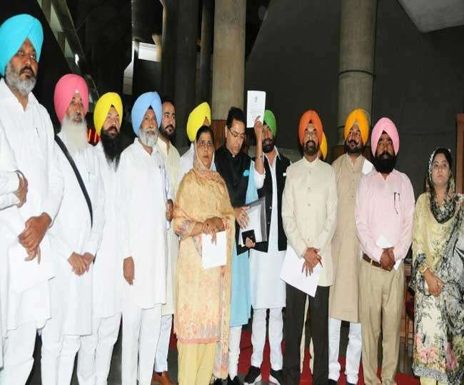 आम आदमी पार्टी के विधायक दल में पंजाब विधानसभा में दोफाड़