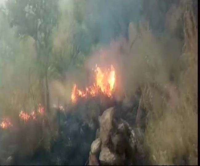 थेनी जिले में कुरांगनी पहाड़ के वन मेंआग लग जाने से 25 विद्यार्थी फसे