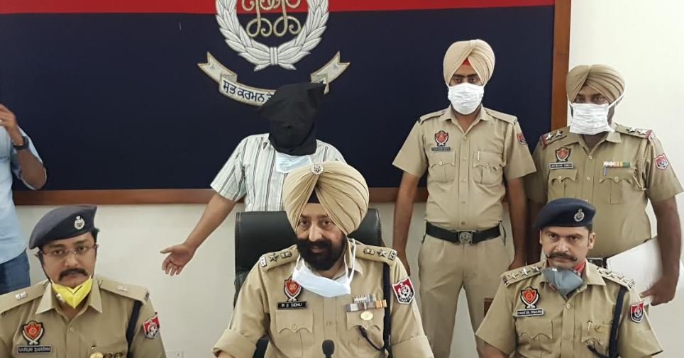 ਹਥਿਆਰਬੰਦ ਗਿਰੋਹ ਦਾ ਮੈਂਬਰ ਮਾਰੂ ਹਥਿਆਰਾਂ ਸਮੇਤ ਕਾਬੂ-ਐਸ.ਐਸ.ਪੀ.