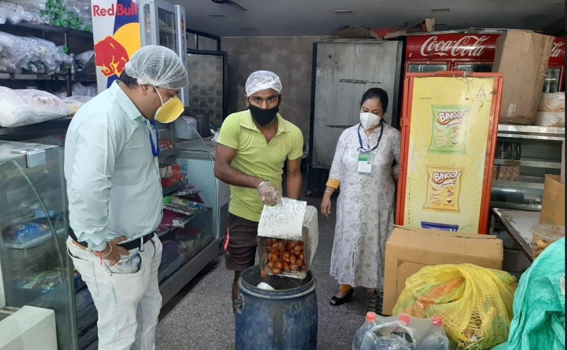 ਫੂਡ ਸੇਫਟੀ ਕਮਿਸ਼ਨਰ ਵੱਲੋਂ ਫੂਡ ਬਿਜਨਸਿਸ ਨੂੰ ਪੁਰਾਣੀ ਭੋਜਨ ਸਮੱਗਰੀ ਨੂੰ ਨਸ਼ਟ ਕਰਨ ਦੇ ਨਿਰਦੇਸ਼