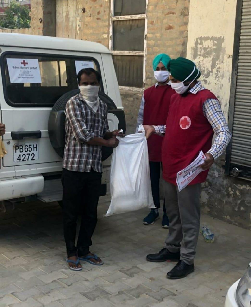 ਜ਼ਿਲ੍ਹਾ ਪ੍ਰਸ਼ਾਸਨ ਦੀ ਮਦਦ ਨਾਲ ਕੀਤੀ ਗਈ 28,500 ਰਾਸ਼ਨ ਕਿੱਟਾਂ ਦੀ ਵੰਡ
