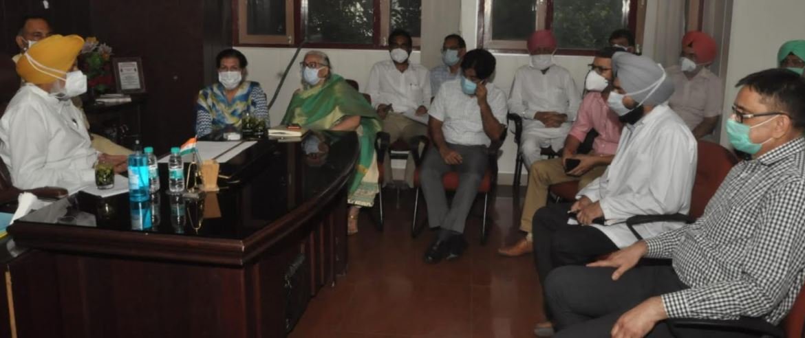 ਸਿਹਤ ਮੰਤਰੀ ਵਲੋਂ ਲੋਕਾਂ ਨੂੰ ਕੋਵਿਡ ਟੈਸਟ ਕਰਵਾਕੇ ਕੀਮਤੀ ਜਾਨਾਂ ਬਚਾਉਣ ਦੀ ਅਪੀਲ