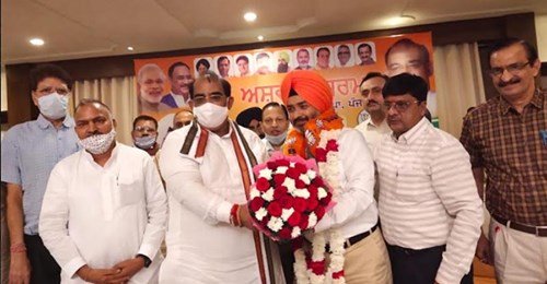 ਭਾਜਪਾ ਪੰਜਾਬ ਪ੍ਰਧਾਨ ਅਸ਼ਵਨੀ ਸ਼ਰਮਾ ਨੇ ਸੀਨੀਅਰ ਐਡਵੋਕੇਟ ਬਿਕਰਮ ਸਿੰਘ ਸਿੱਧੂ ਦਾ ਭਾਜਪਾ ਵਿੱਚ ਆਉਣ *ਤੇ ਕੀਤਾ ਨਿੱਘਾ ਸਵਾਗਤ