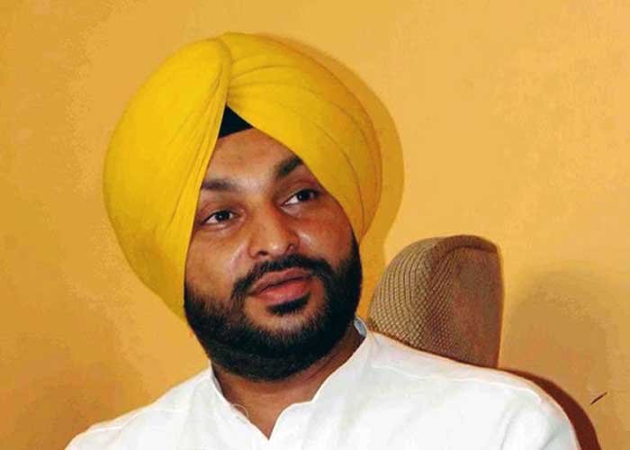 Ravneet Bittu demands for extension of Minority Community ACT in J&K to provide all benefits to Sikh Community