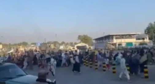 ਏਅਰਪੋਰਟ ’ਤੇ ਗੋਲੀਬਾਰੀ ਕਾਰਨ ਮੱਚ ਗਈ ਹਫੜਾ-ਦਫੜੀ