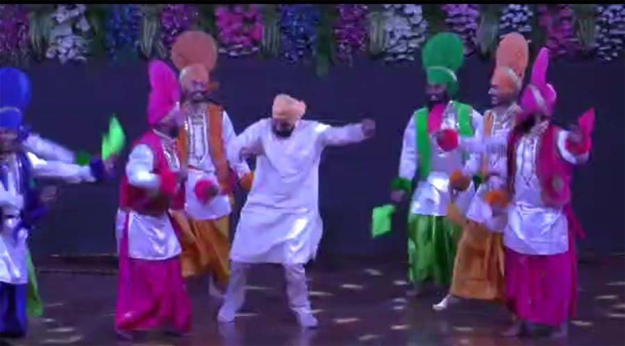 चरणजीत सिंह चन्नी ने पाया भांगड़ा, पीटीयू के छात्रों के साथ