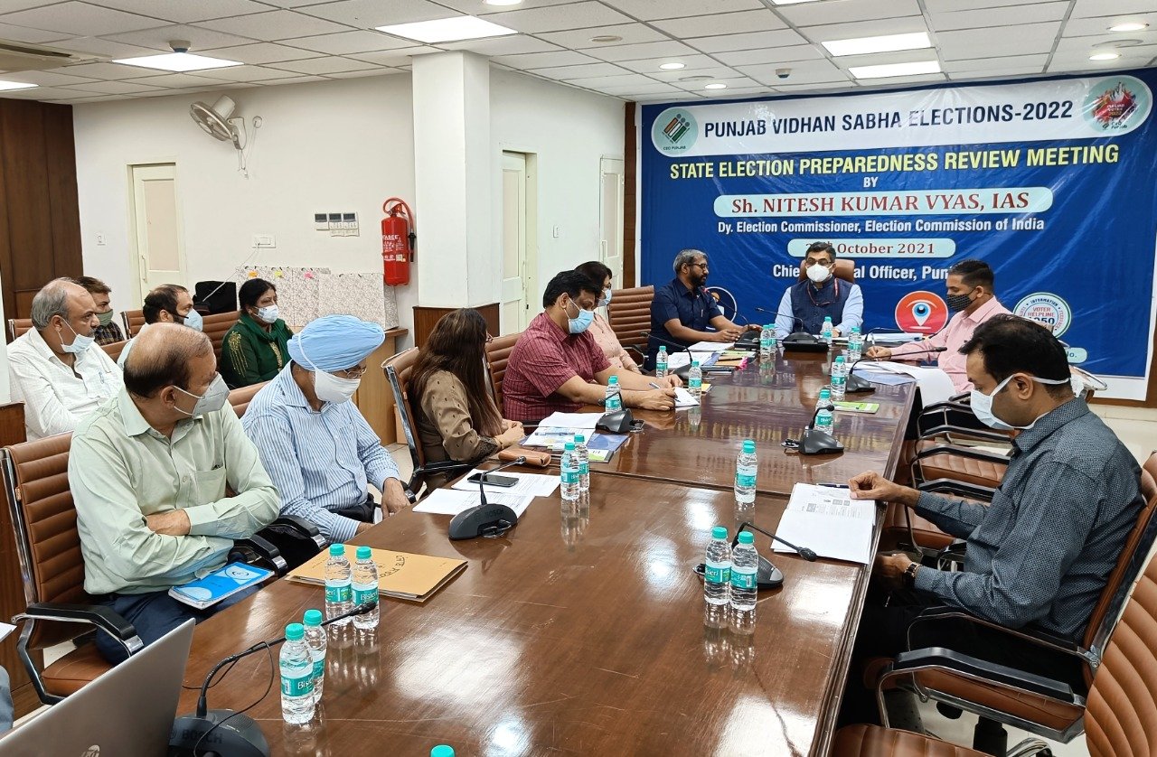 उप चुनाव आयुक्त, भारतीय चुनाव आयोग द्वारा पंजाब विधानसभा चुनाव 2022 के लिए मतदान की तैयारियों की समीक्षा
