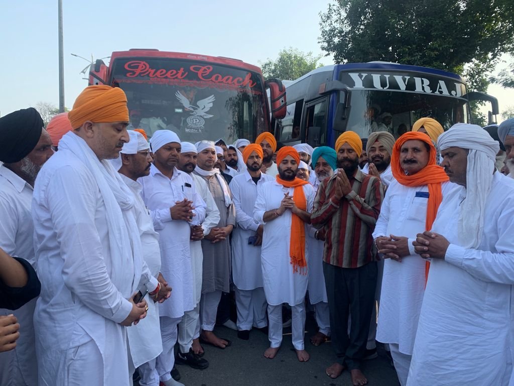 ਵਿਧਾਇਕ ਰਮਿੰਦਰ ਆਵਲਾ ਨੇ ਹਜਾਰਾਂ ਸ਼ਰਧਾਲੂਆਂ ਨੂੰ ਲੰਗਰ ਛਕਾ ਕੇ 60 ਬੱਸਾਂ ਤੇ ਵੱਡੀ ਗਿਣਤੀ ’ਚ ਕਾਰਾਂ ਤੇ ਬਾਬਾ ਬੁੱਢਾ ਸਾਹਿਬ ਦੇ ਦਰਸ਼ਨਾਂ ਲਈ ਕੀਤਾ ਰਵਾਨਾ 
