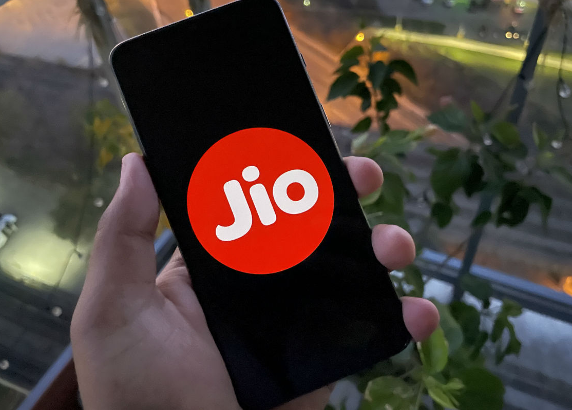 रिलायंस जियो का नेटवर्क हुआ डाउन, लाखों यूजर्स परेशान, सोशल मीडिया पर #jiodown किया ट्रेंड