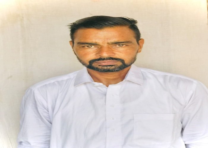 कर्ज में डूबे पिता ने की आत्महत्या