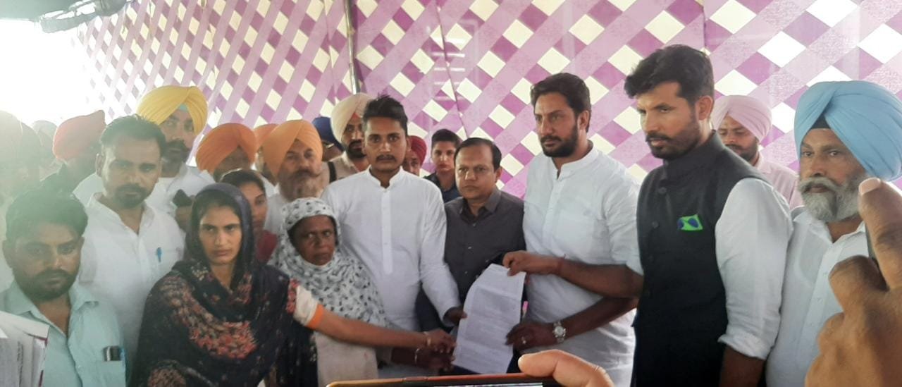 राजा वड़िंग ने किसानी संघर्ष के दौरान जान गवाने वाले 7 किसानों के वारिसों को सरकारी नौकरियों के नियुक्ति पत्र सौंपे