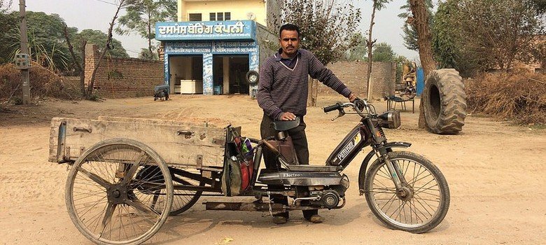 मुख्यमंत्री ने जुगाड़ू वाहनों पर रोक लगाने सम्बन्धी हुक्मों पर अधिकारियों को लगाई फटकार