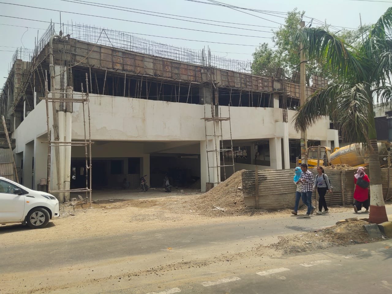 करोड़ो की लागत से बनी पार्किंग को उद्घाटन का इंतजार:-दमनप्रीत सिंह