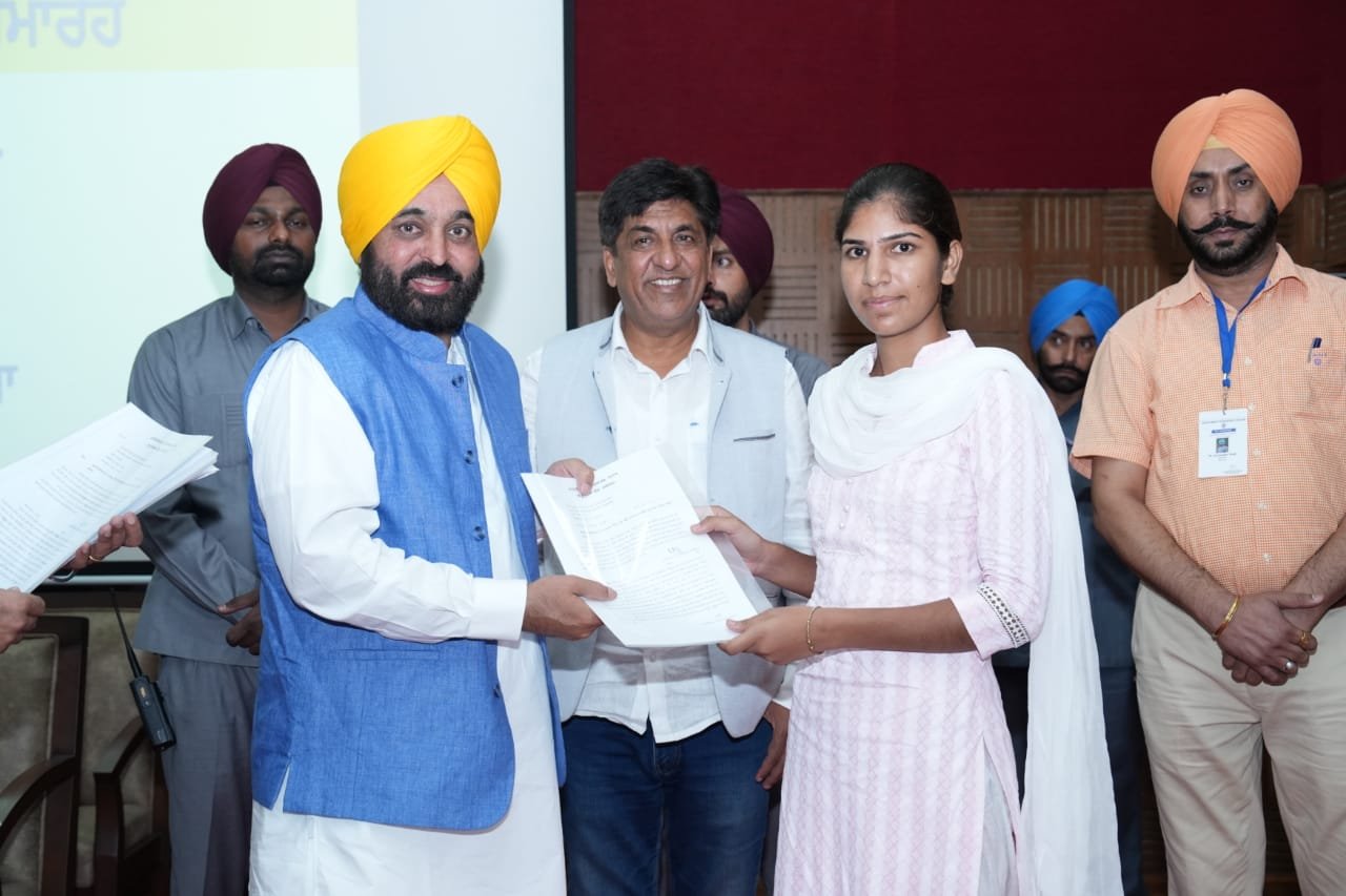 BHAGWANT MANN ANNOUNCES TO REDUCE TRAINING PERIOD OF NEWLY RECRUITED PATWARIS