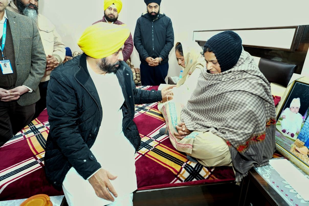 CM ANNOUNCES TO CONSTRUCT A STADIUM AND NAME A ROAD AFTER MARTYR CONSTABLE KULDEEP SINGH BAJWA, HANDS OVER CHEQUES WORTH RS 2 CRORE TO THE FAMILY OF THE MARTYR AT HIS NATIVE VILLAGE