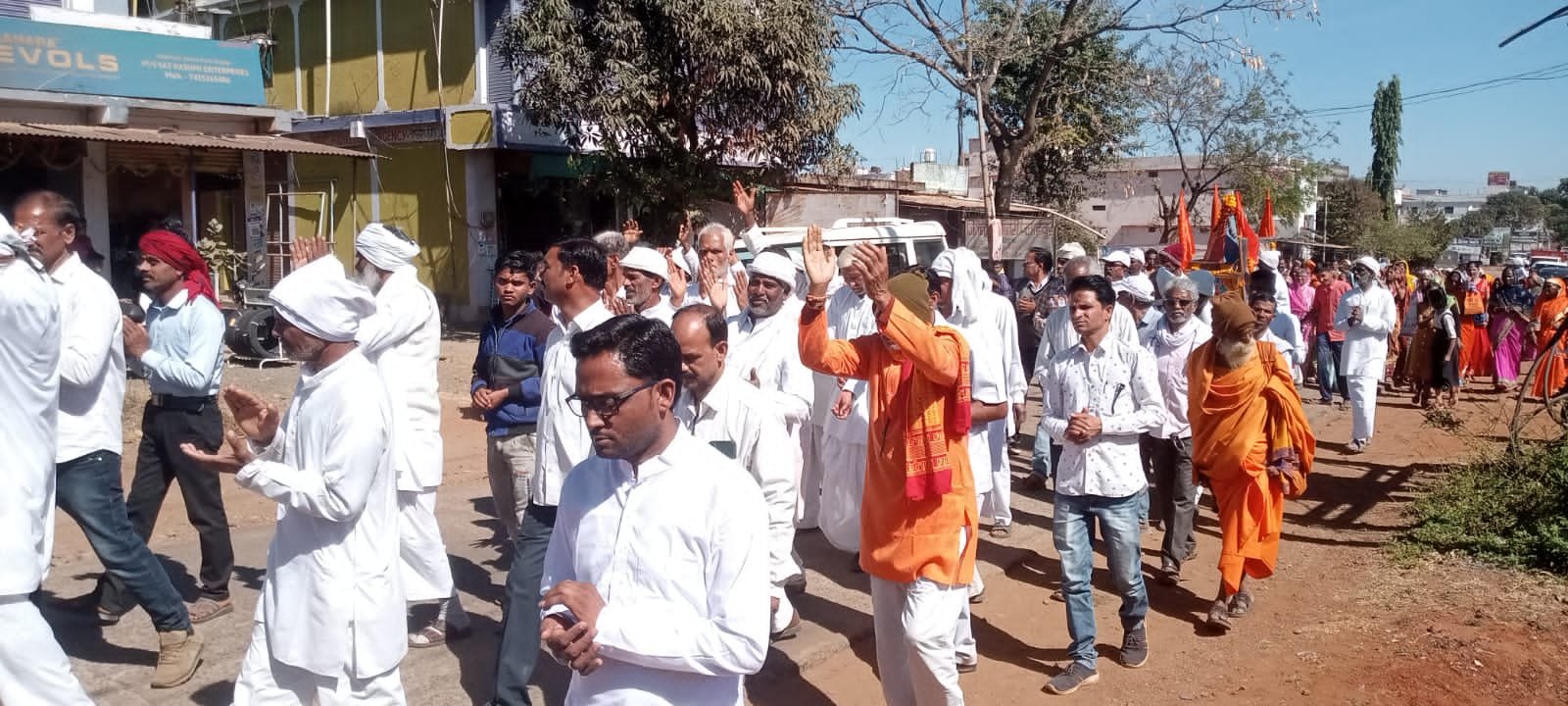 सत्संग ,कीर्तन यात्रा , भण्डारा के साथ मातृ- पितृ पूजन दिवस सम्पन्न