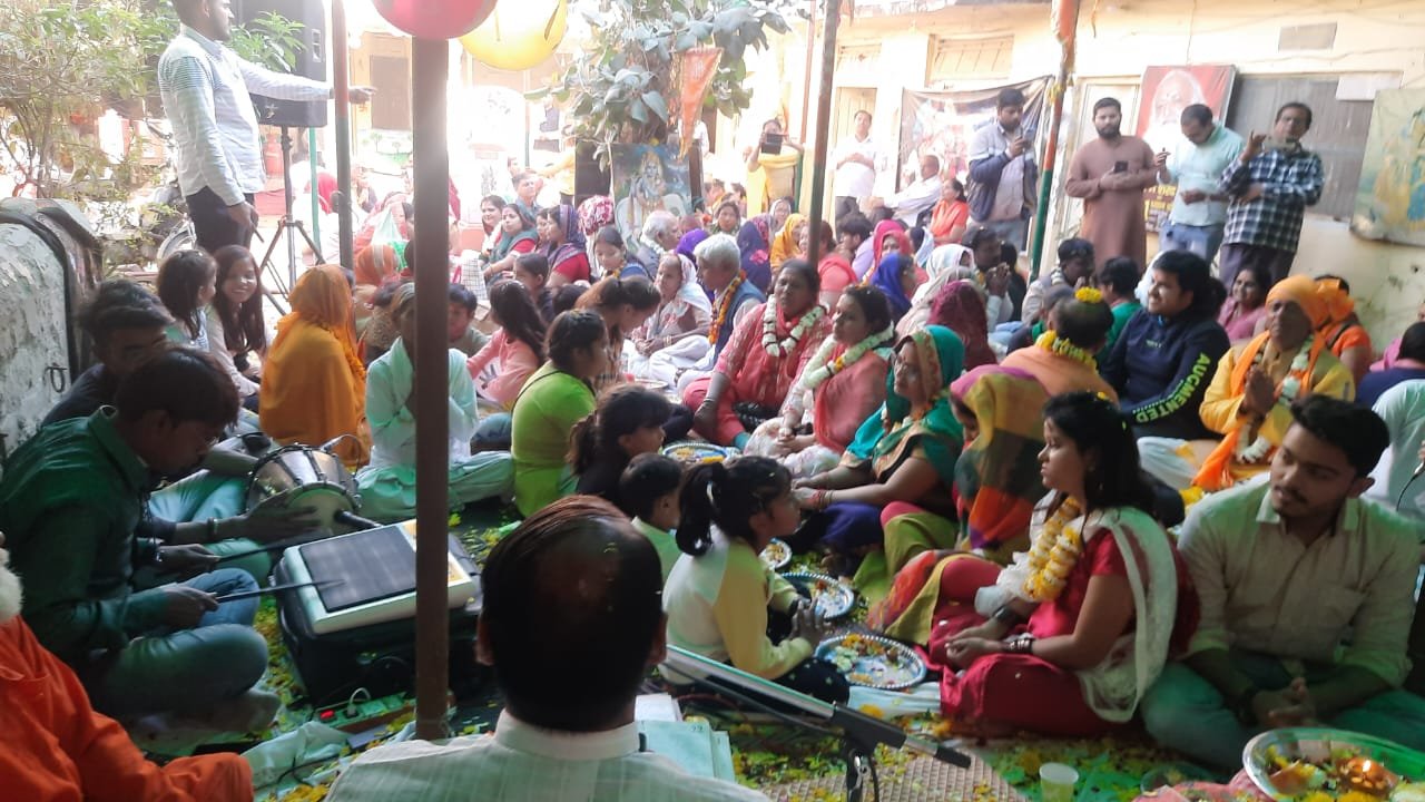 होलिकोत्सव व मातृ – पितृ पूजन संपन्न