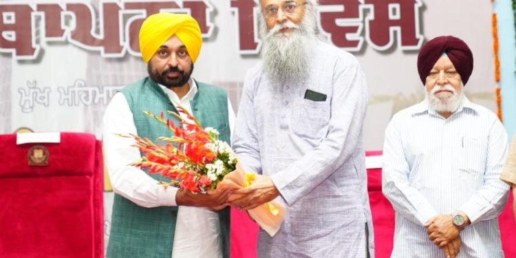 शिक्षण संस्थानों को धन की कमी नहीं होने दी जाएगी: मुख्यमंत्री