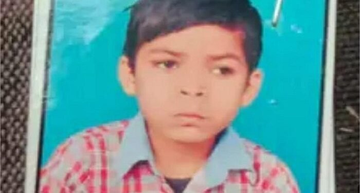 11 साल के छात्र ने मारी टक्कर, चेहरे पर फिसला टायर