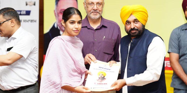 पंजाब में नौजवानों को अब तक 29000 से अधिक सरकारी नौकरियाँ दीं
