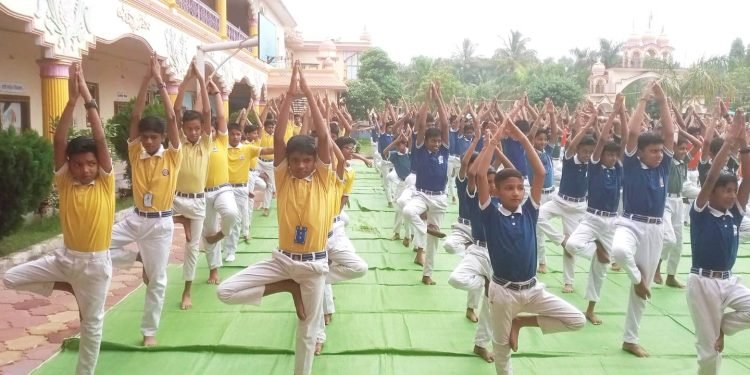 अंतराष्ट्रीय योग दिवस गुरुकूल में मनाया गया