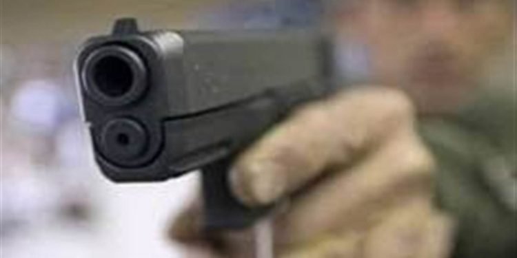 Breaking news: आधी रात को चली गोलियां