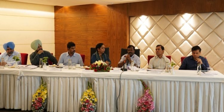 गरीब लोगों के सर्वांगीण विकास के लिए लगातार किये जा रहे हैं प्रयास