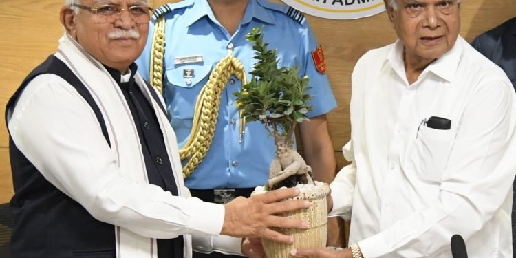 पंजाब विश्वविद्यालय को आगे ले जाने के लिए केंद्र के साथ मिलकर हरियाणा सरकार