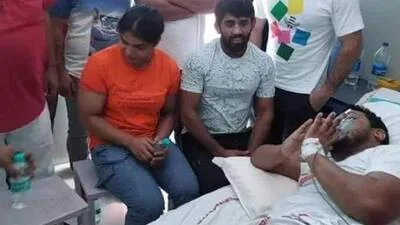 साक्षी मलिक और बजरंग पूनिया ने चंद्रशेखर आजाद से की मुलाकात, हमलावरों की गिरफ्तारी की मांग की