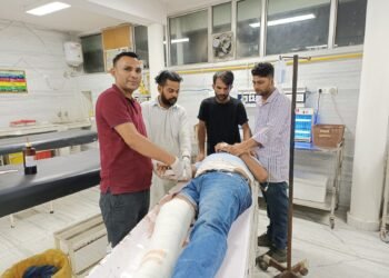      स्कूटरी और बुलेट मोटरसाइकिल की टक्कर स्कूटरी सवार घायल 