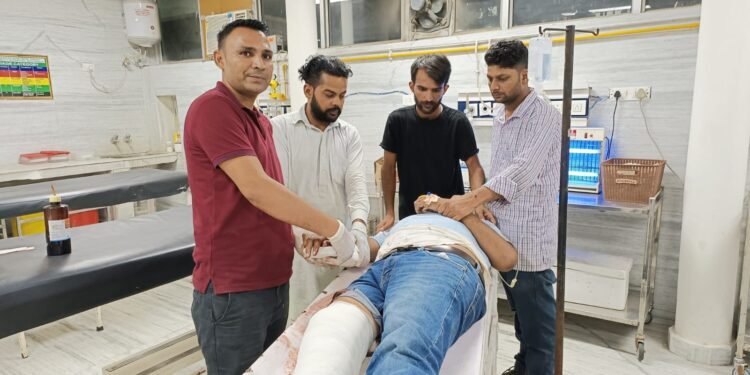 स्कूटरी और बुलेट मोटरसाइकिल की टक्कर स्कूटरी सवार घायल