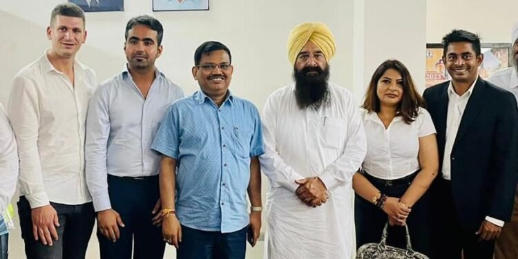 गुरमीत सिंह खुड्डियां द्वारा कृषि को लाभदायक धंधा बनाने के लिए करोशिया और श्रीलंका के प्रतिनिधिमंडल के साथ विचार-विमर्श