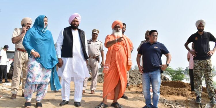 गट्टा मुंडी कासू नज़दीक बाँध में आई दरार को कुछ दिनों में भर लिया जाएगाः बलकार सिंह
