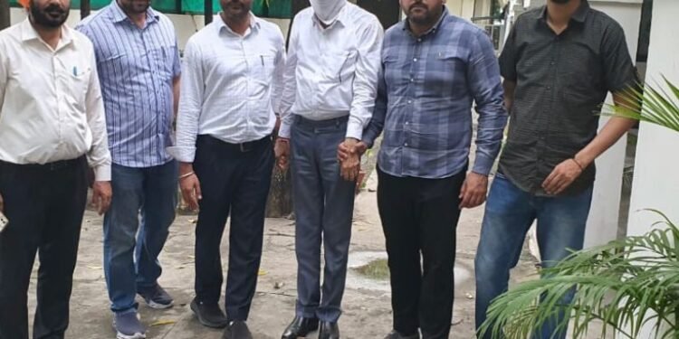 विजीलैंस द्वारा 2 लाख रुपए रिश्वत लेता एस. डी. ओ. काबू