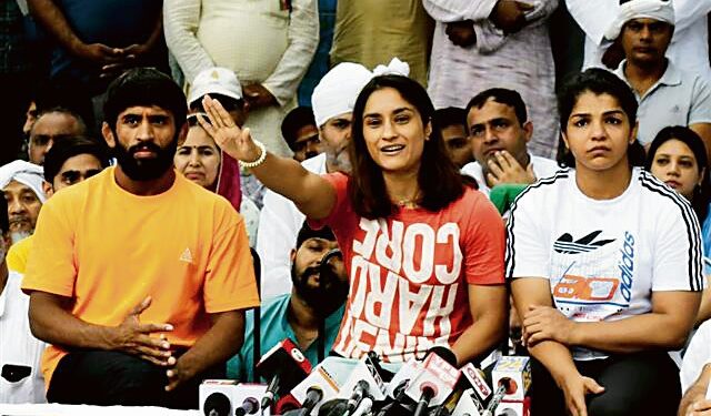 विनेश और बजरंग को ट्रायल में छूट पर हाईकोर्ट ने मांगा जवाब