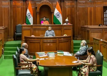 ‘मोदी तेरे राज में, मणिपुर जल गया आग में’ दिल्ली विधानसभा में गूंजे नारे, BJP के 6 नेताओं को सदन से निकाला
